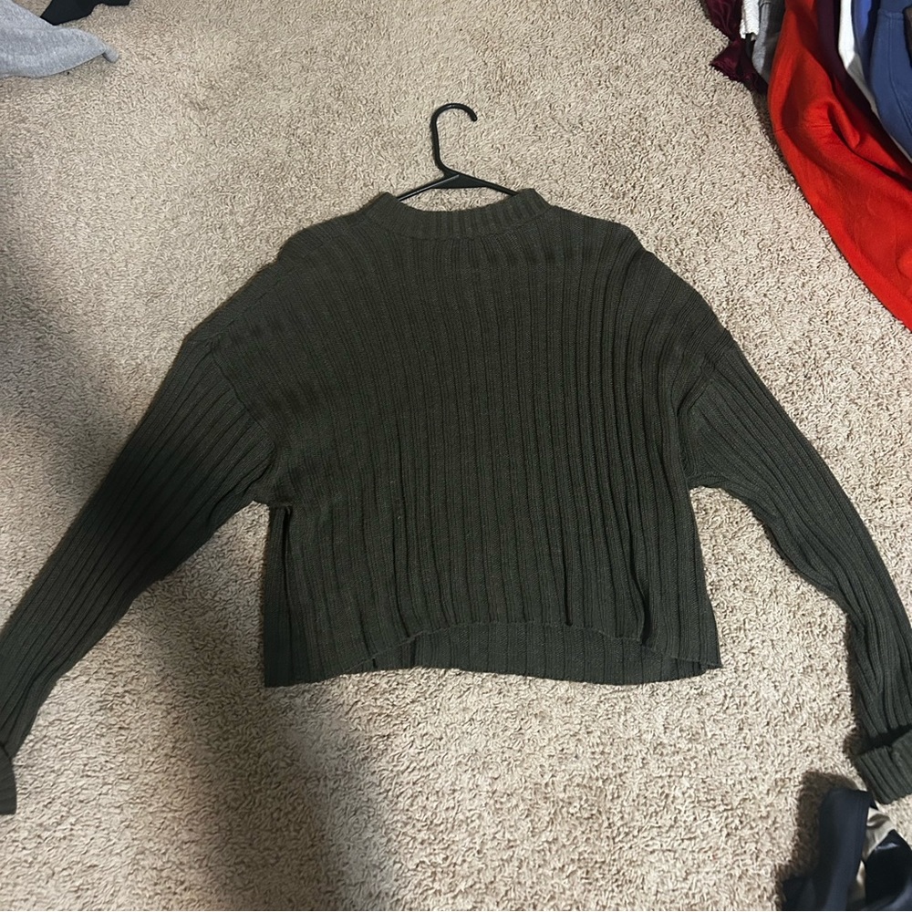 American Eagle sweater. Size Small. Green.